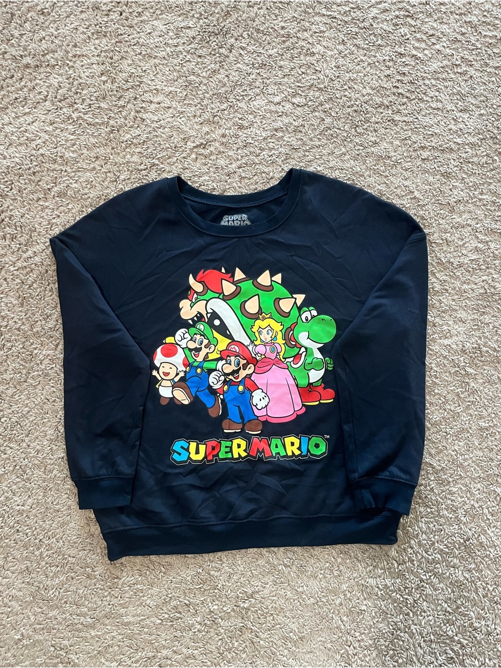 Nintendo Super Mario Sweatshirt Women’s Size Large Graphic Tee Shirt